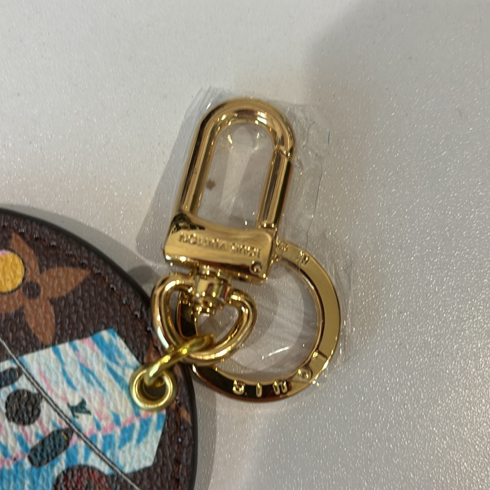Louis Vuitton Vivian Colorful Cityscape Keychain with Box - Picture 3 of 4